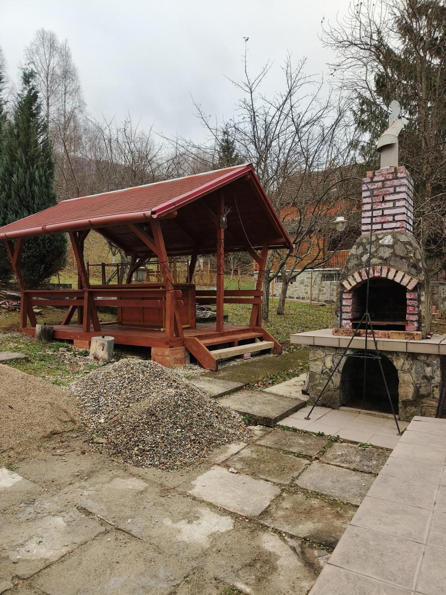 Casa Dintre Meri Poiana Mărului Exteriér fotografie