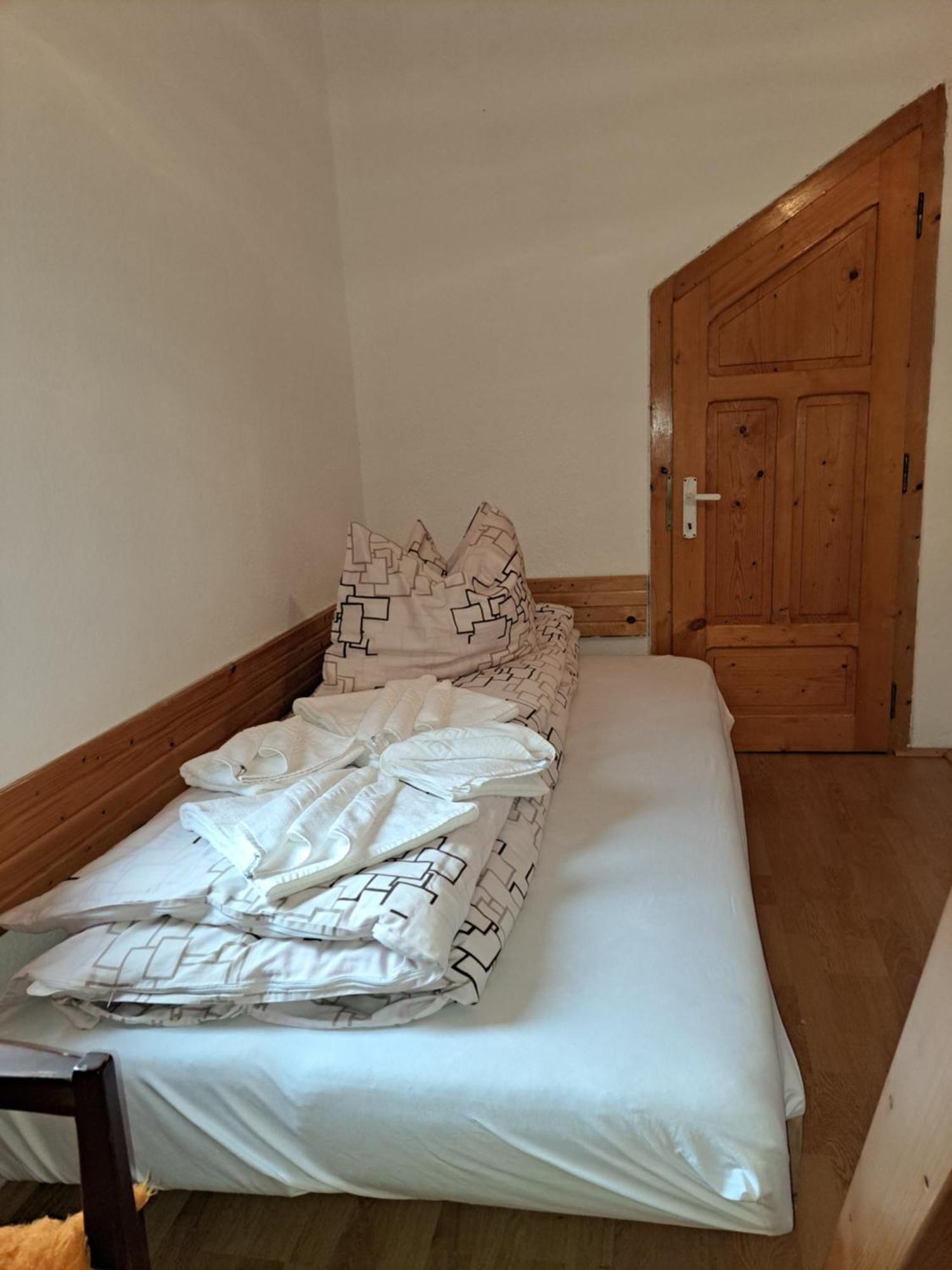 Casa Dintre Meri Poiana Mărului Exteriér fotografie